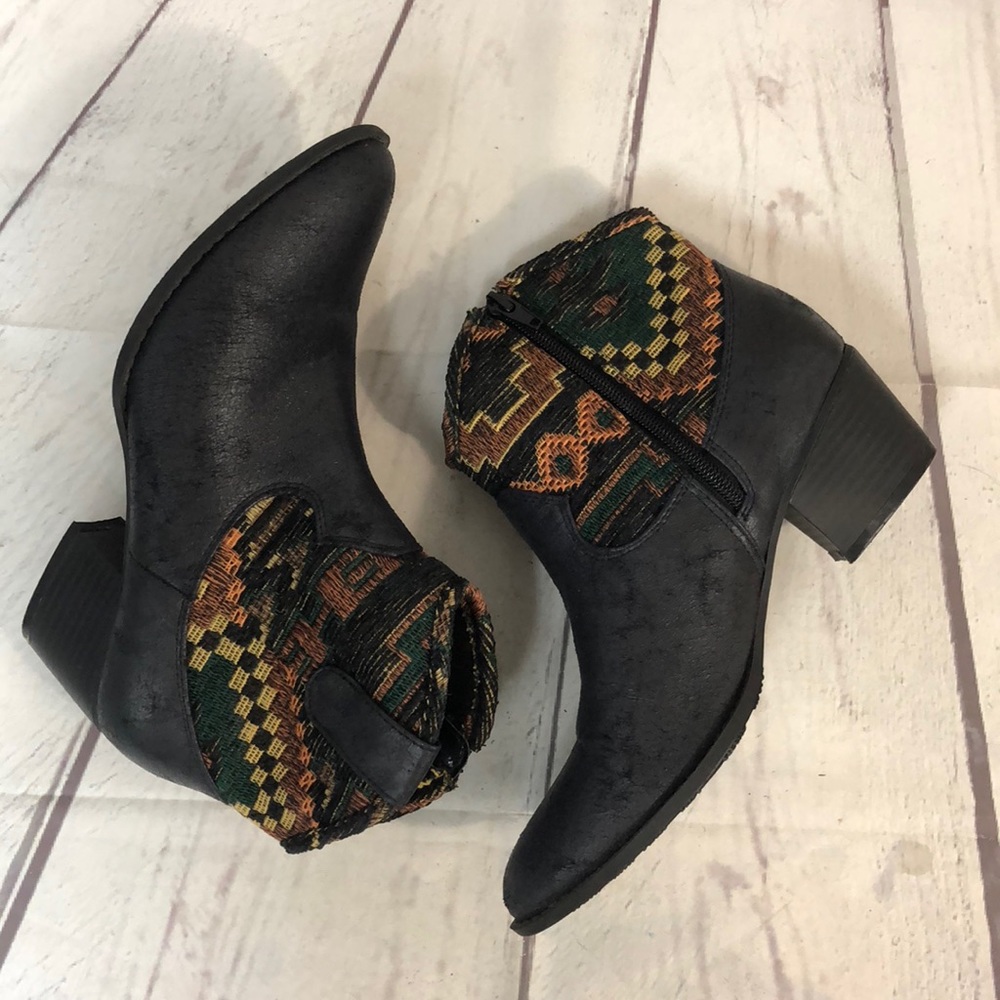 6.5 ankle boots booties Southwest unlisted Black